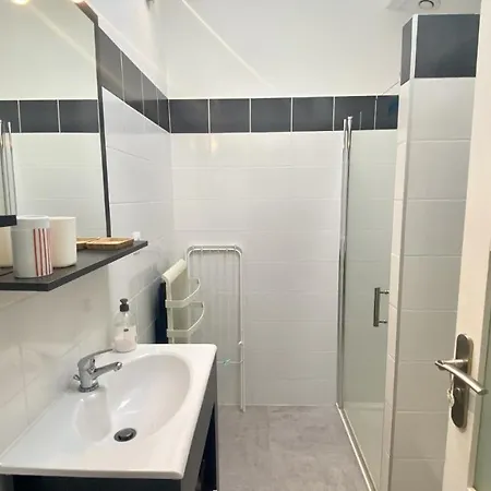 Maison Du Bonheur アパート *